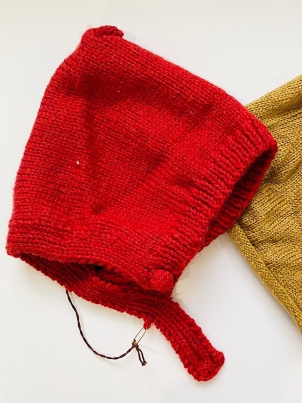 Little girls vintage 100% Peruvian wool Kids Red Knit Earflap Bonnet NEW
